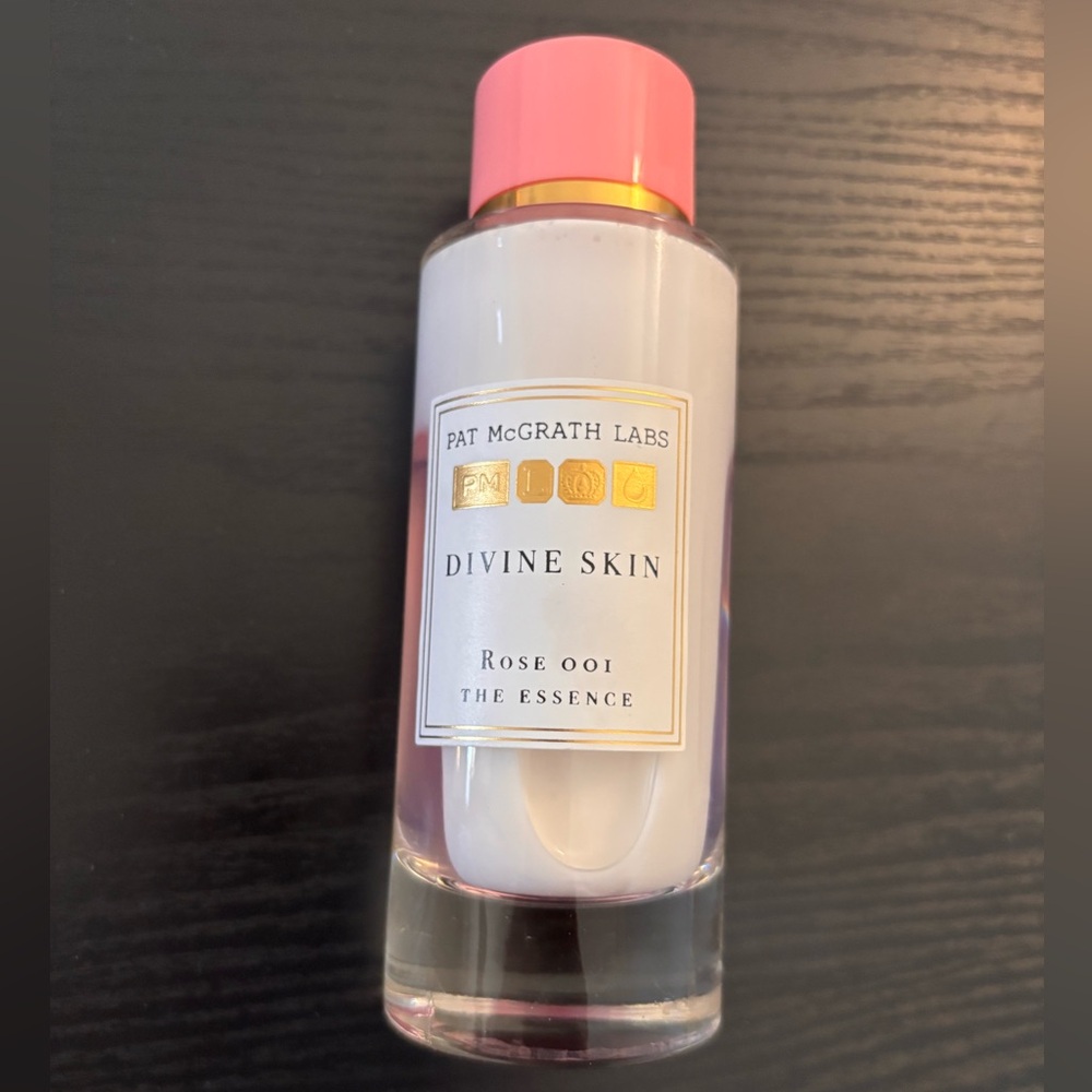 (OBO)
Pat McGrath Divine Skin Serum - Pink and White